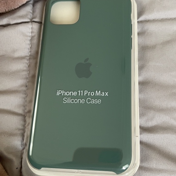 iPhone 11 Pro Max silicon case - Picture 2 of 2